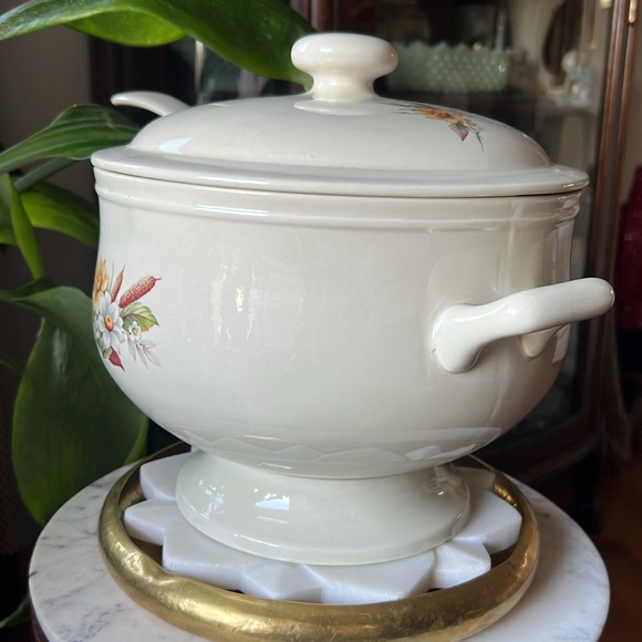 Vintage Floral Pedestal Tureen With Ladle / Large Ceramic Cottage Style - Picture 7 of 12